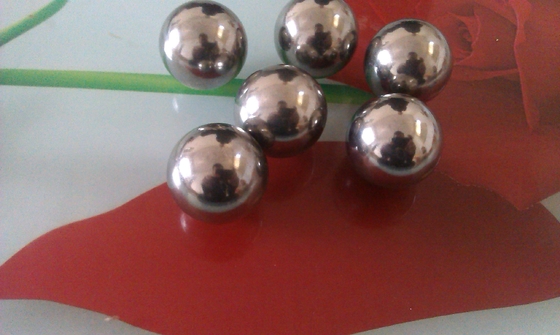 Palle del acciaio al carbonio di precisione di G200 28mm DN che frantumano sfera d'acciaio