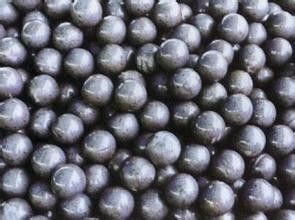 sfera d'acciaio stridente